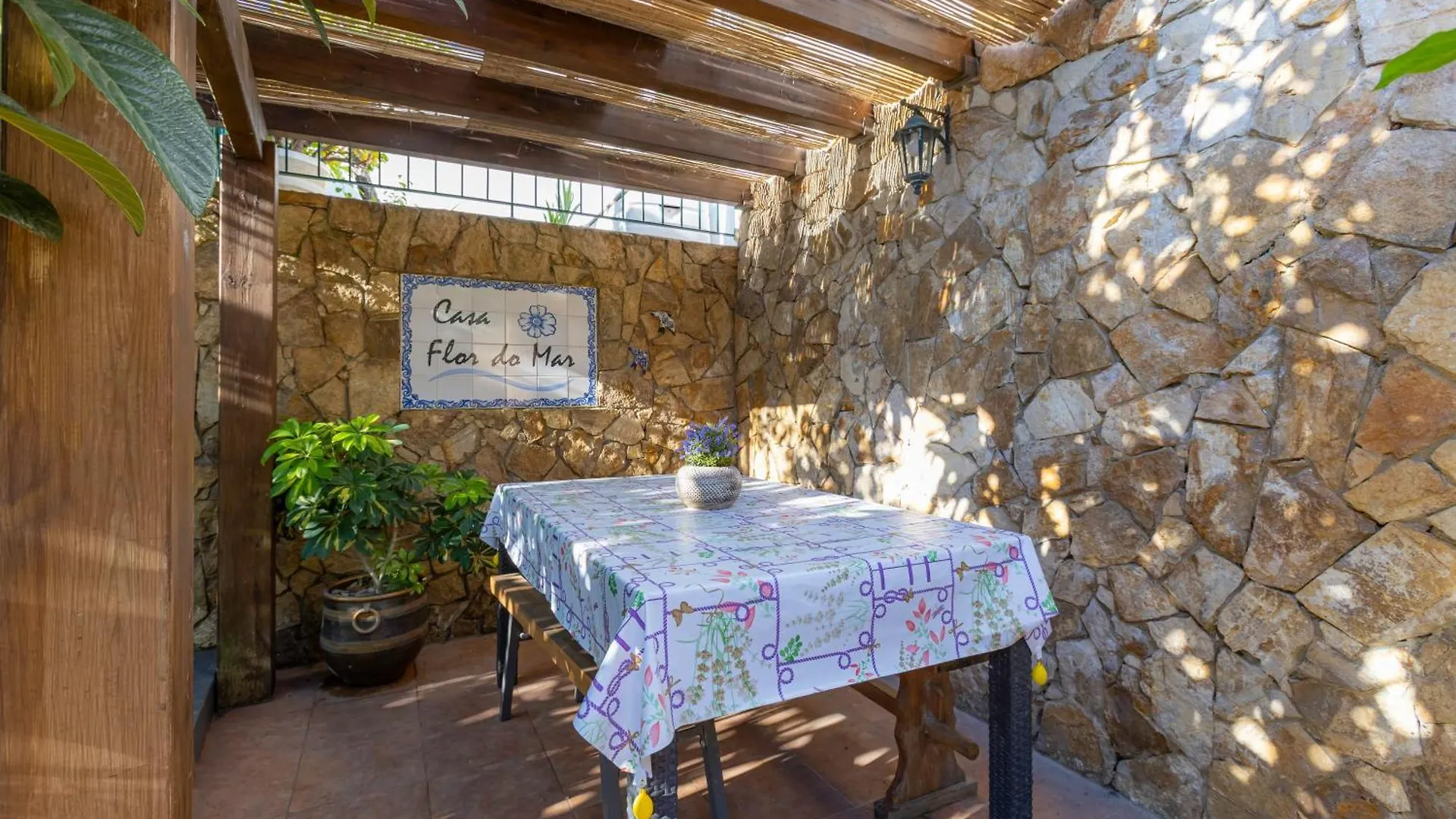 Casa Flor Do Mar Lagos Guest house